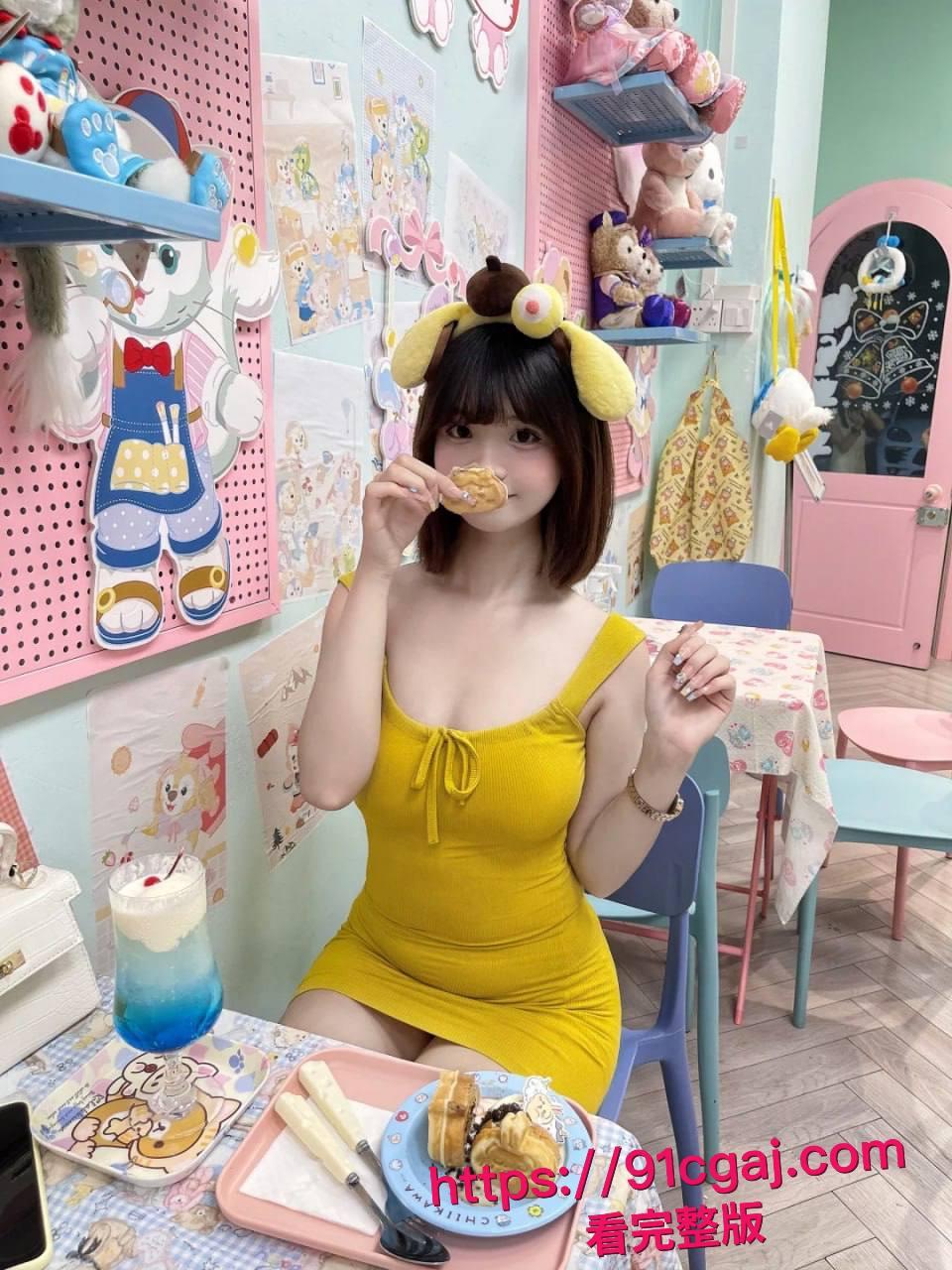 巨乳短发嫩妹遭渣男泄密视频全网疯传!奶子又大又挺被按在梳妆台对镜后入,风骚表情淫叫不断!-5