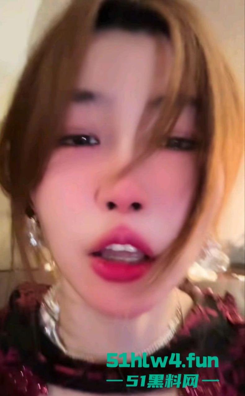 抖音150W粉丝网红【烟火iris】性爱视频流出,一脸潮红勾人心魄巨乳肥臀骑乘榨精!-10