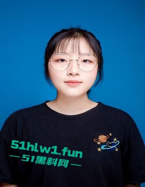 青海大学大一嫩妹【伍悦】露脸约炮视频被曝，粉嫩逼穴水润多汁，口交骑乘样样精通。-8