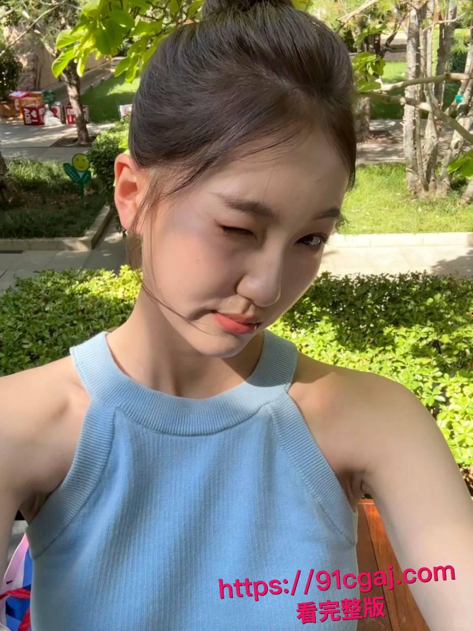 单纯漂亮的极品学妹被我花言巧语约到出租房，给她药翻抱着狠狠一顿操，拍下视频留着要挟她-8