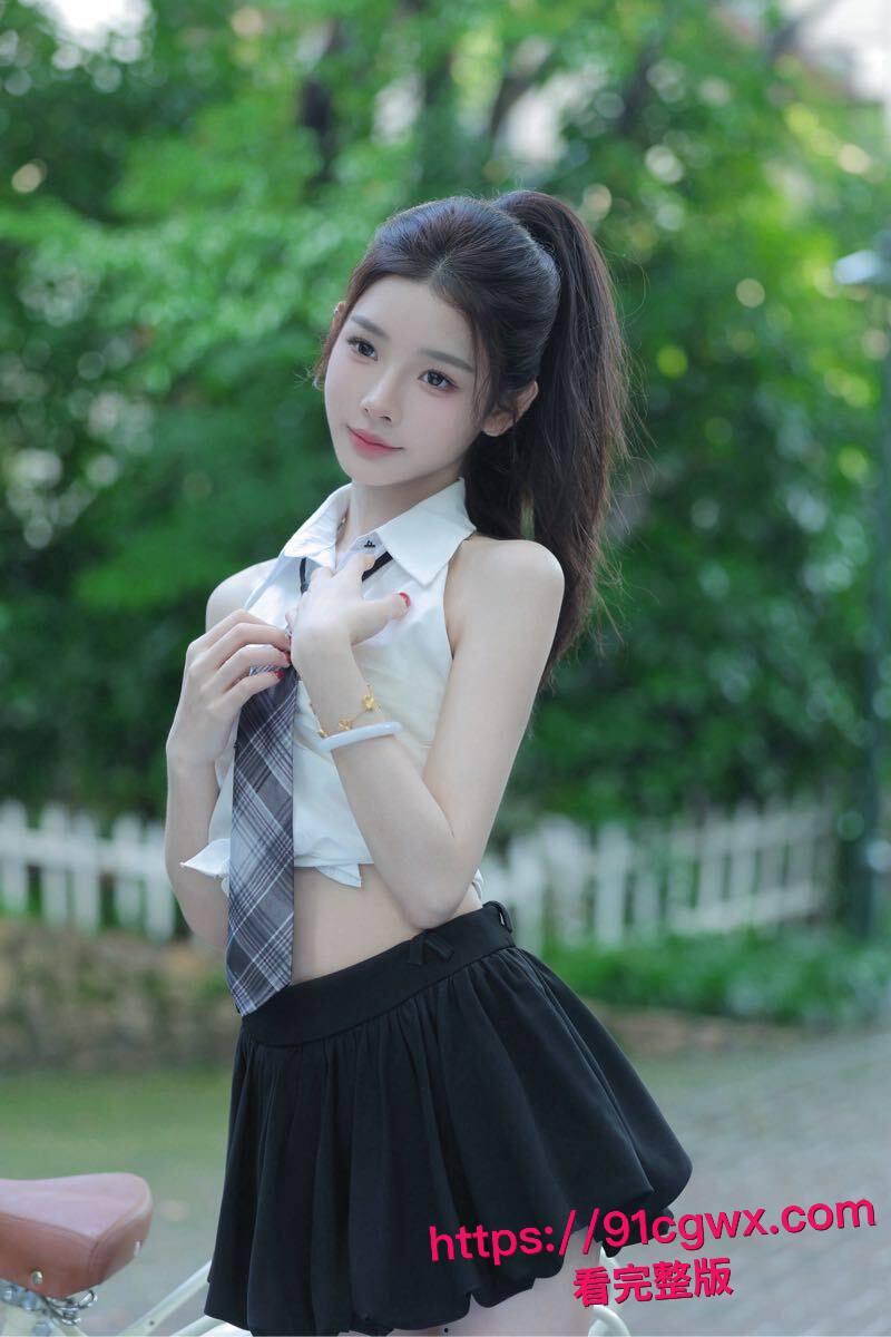 重庆人文科技学院校花周伊娜下海援交黑料大爆！破洞丝袜长腿高抬猛插嫩逼，口活技术牛逼舔鸡巴无数！-4