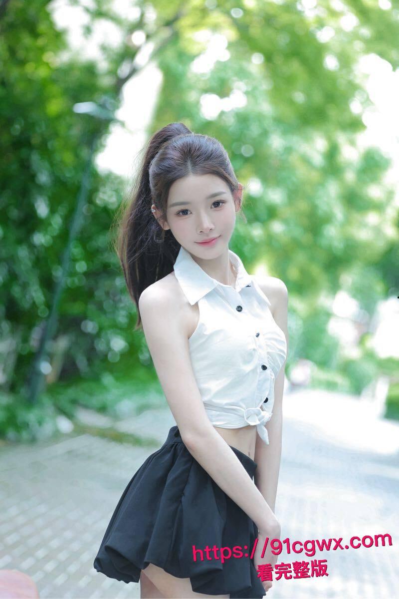 重庆人文科技学院校花周伊娜下海援交黑料大爆！破洞丝袜长腿高抬猛插嫩逼，口活技术牛逼舔鸡巴无数！-5