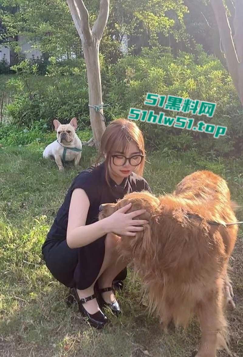 贵阳甜妹【李成乔】不雅视频流出,C杯骚女被炮友无套爆操,多毛蝴蝶逼淫水狂流!-3