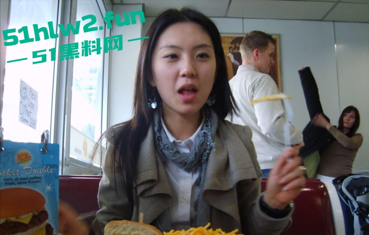 河北极品少妇【王玖儿】骚逼水多到溢出来！粉红蕾丝内衣勾魂，被操得湿到流出声停不下来！-5