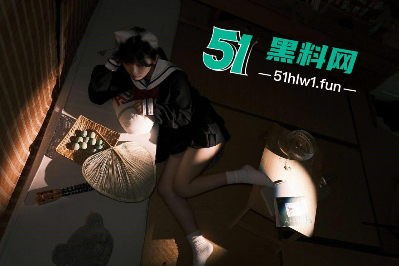 推特萝莉福利姬【星野柒免】清纯颜值肥臀母狗，穿可爱制服私拍白虎嫩逼手揉酥胸全露私拍视图流出