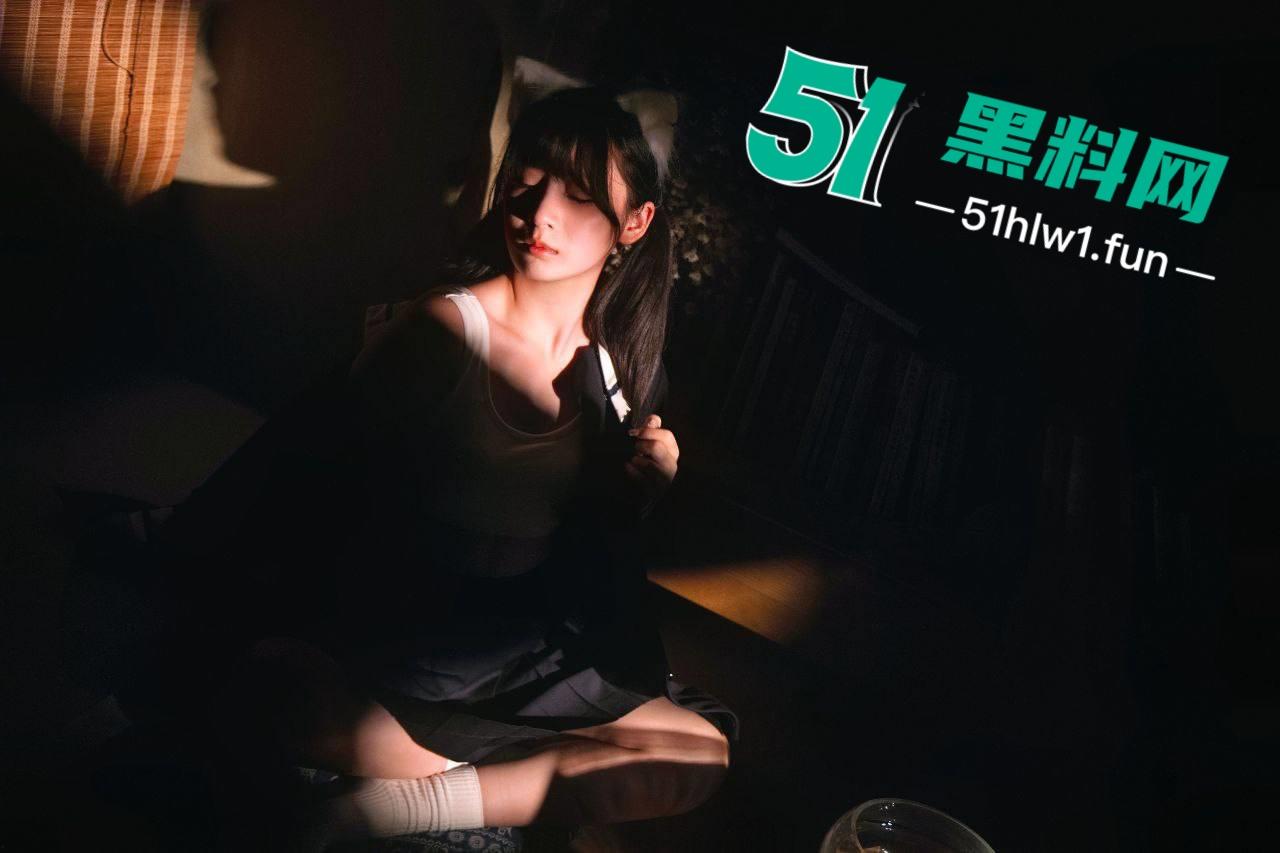 推特萝莉福利姬【星野柒免】清纯颜值肥臀母狗,穿可爱制服私拍白虎嫩逼手揉酥胸全露私拍视图流出-10