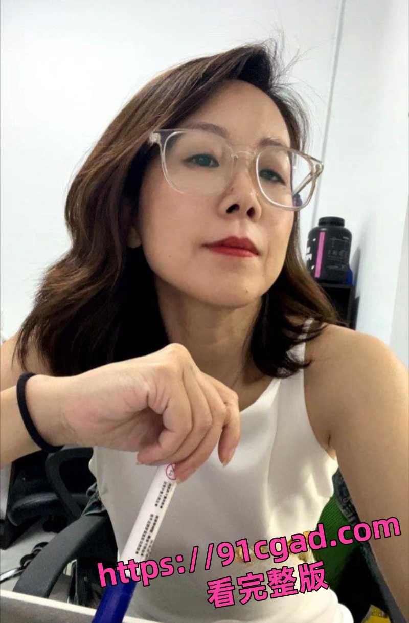 安徽涡阳一小学女校长不雅视频疯传全网,疑似被当地教育局长潜规则-1