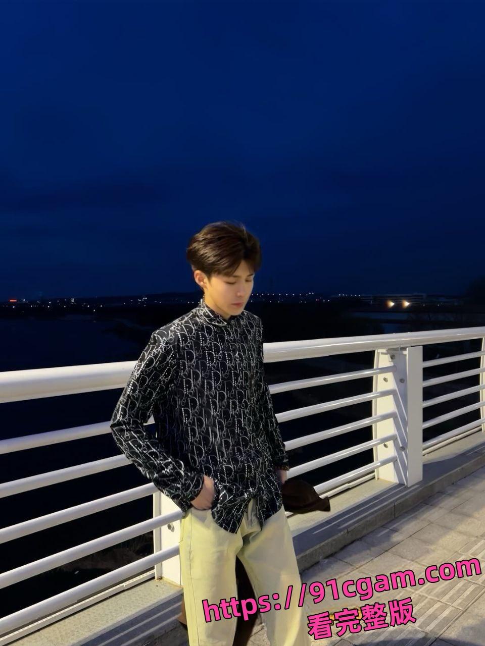 美国留学生许闻 三线井行装富家公子钓富婆约炮成瘾 高知人设下NPD毒瘤本性曝光!-7