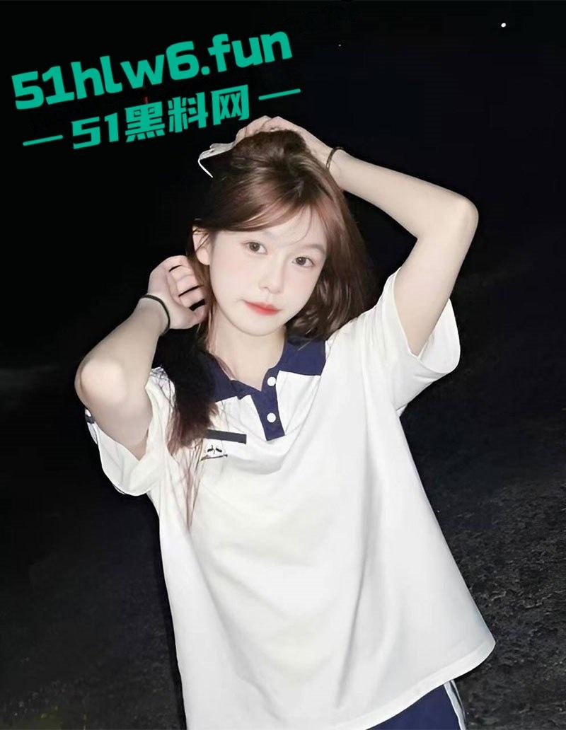 温州医科大学大二骚婊【潘晓蕾】私拍福利尺度曝光炸天！嫩乳骚穴欲求不满天天掰腿求插。-4