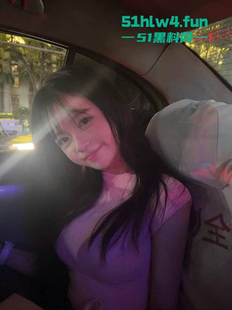 抖音极品尤物【鳗鱼】真实身份【胡雯丽】为赚钱心理扭曲，背着男友偷偷推特下海收门槛费玩裸聊。-7