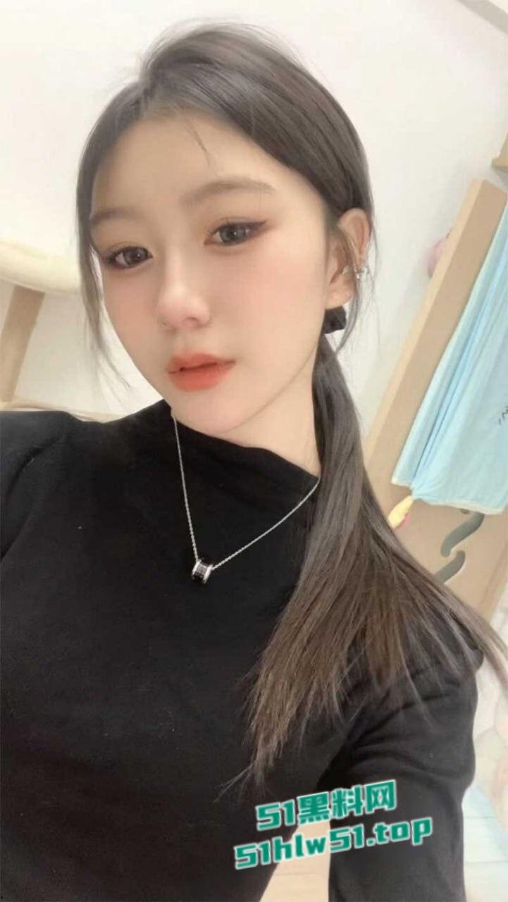 上海艺术学院的校花【夏宸玥】颜值逆天,竟是拜金反差女王,富二代勾搭肆意调教骚货!-1