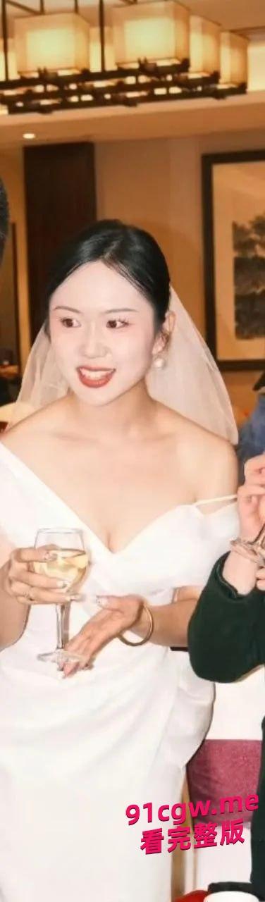 人妻母狗闫冰倩 被7个男人操过 经历过十几次3p!-4