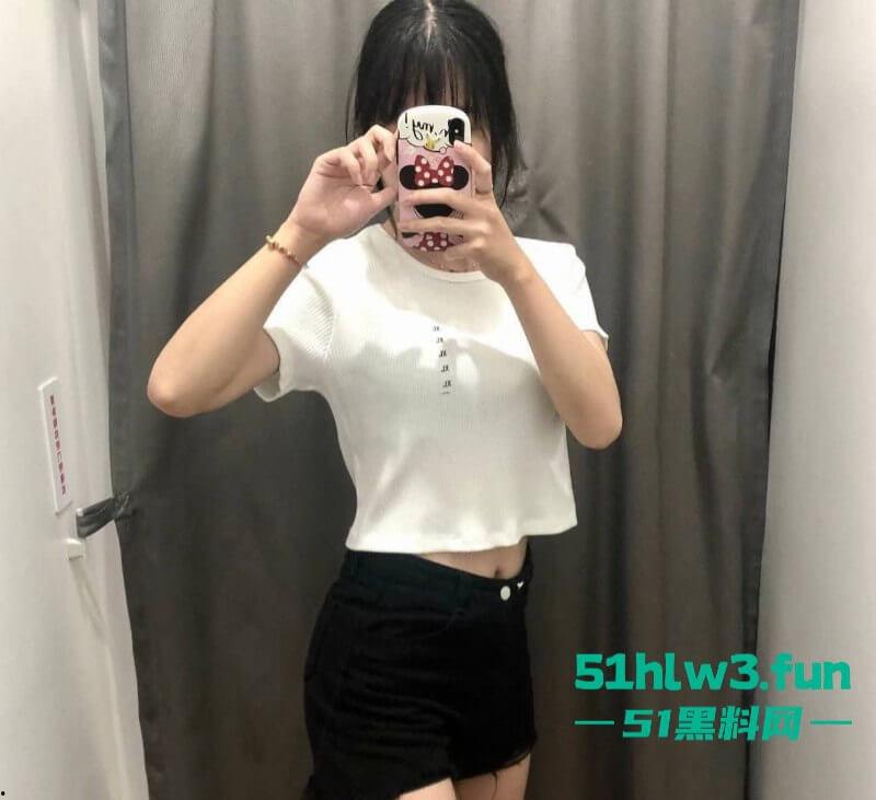 浙江00后反差婊【叶雨婷】被金主包养，灌醉后各种调教强制深喉呕吐再灌肠肛塞 ！-3