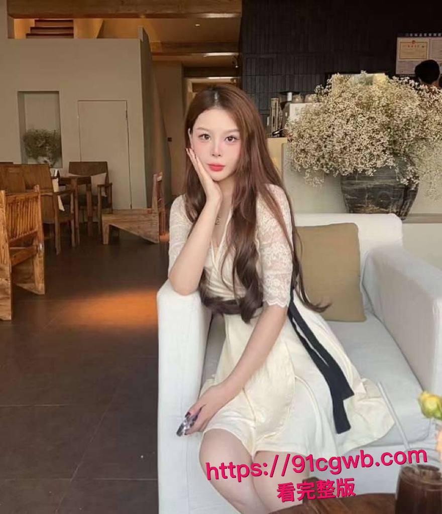 这骚货上次春药开苞,这次主动穿丁字裤送上门,当着结婚照被操嗷嗷叫-5