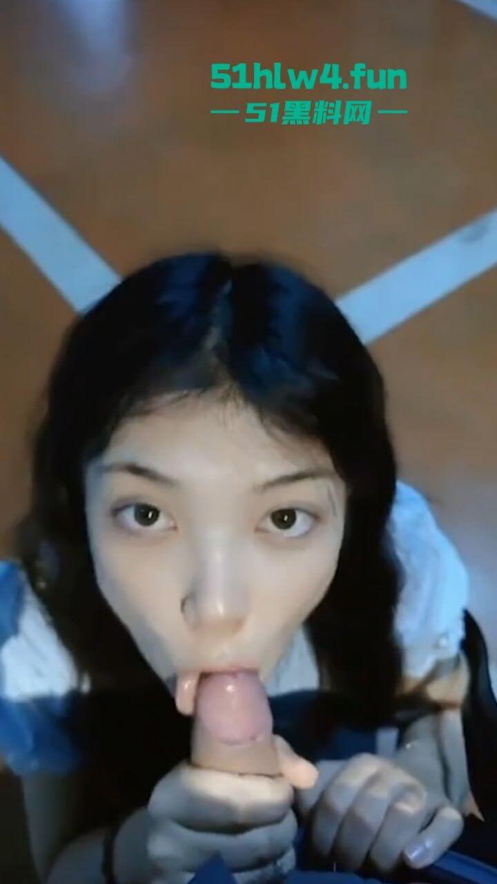 北京高颜值大学生眼镜妹，口交技术一流魅惑投入的眼神让人想入非非，反差形象拉满了！-4