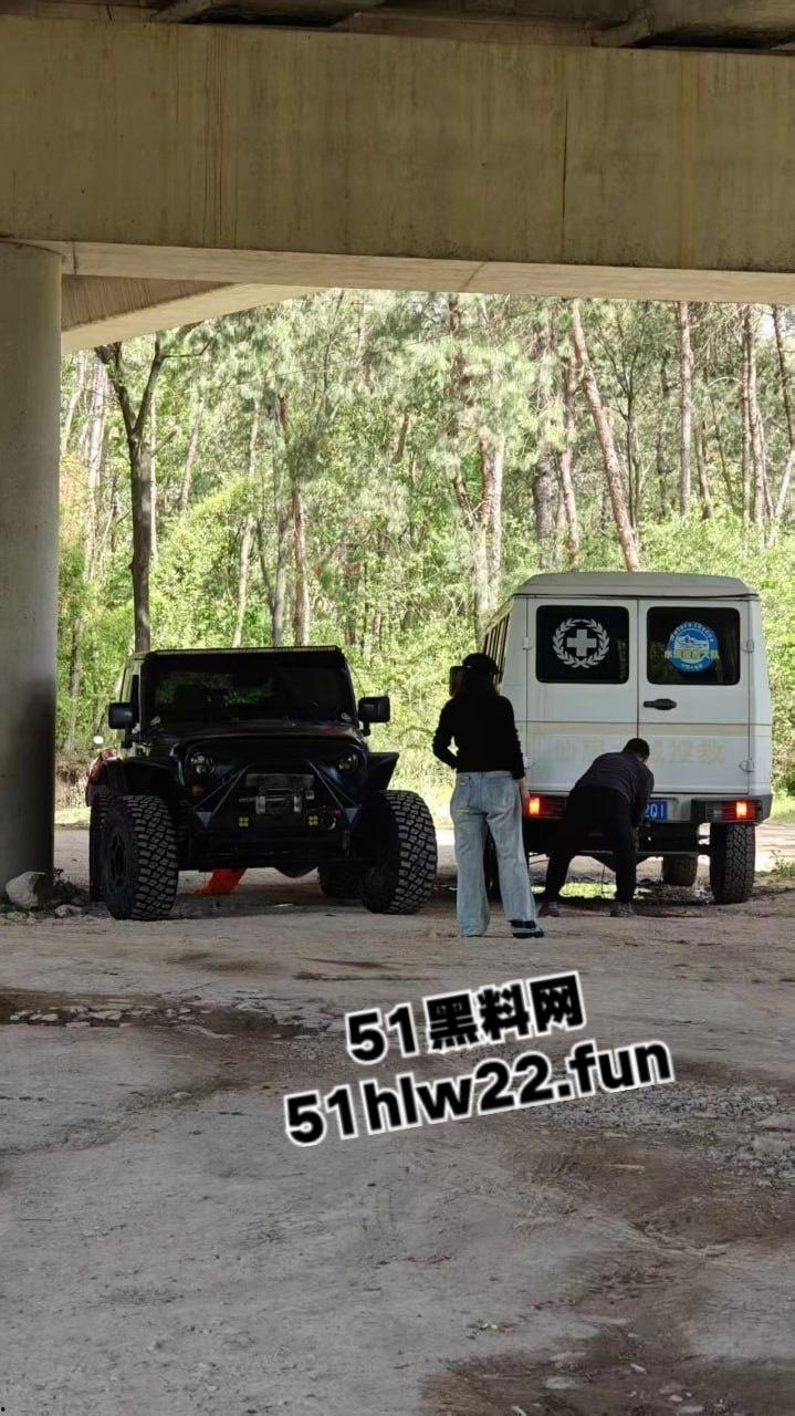 浙江台州装逼男开越野带俩美女护士，横跨溪滩被困致俩美女双双死亡，自己侥幸脱险无恙。-5