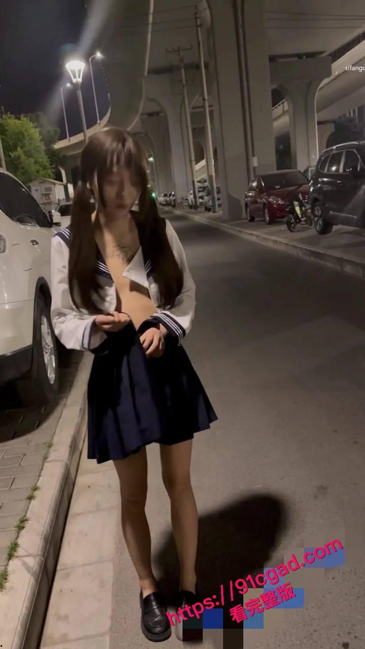 西萌工作室最新流出！涵涵和小泪深夜街头露出 户外街拍轮番争艳丽-4