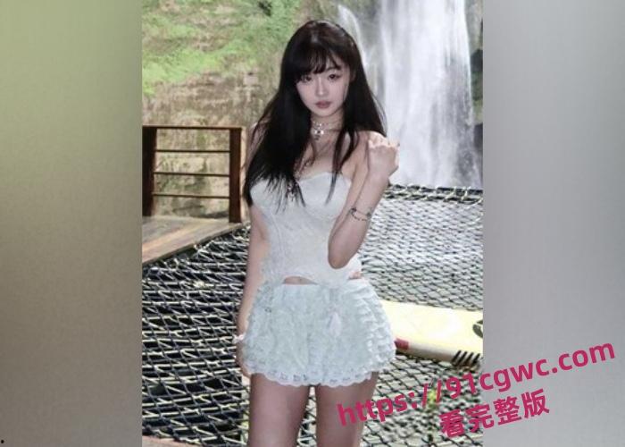 上海超美校花赵琳娜被富豪公子哥分手抛弃，性爱不雅视频曝光 穿黑丝被打桩爆操反差惊人-4