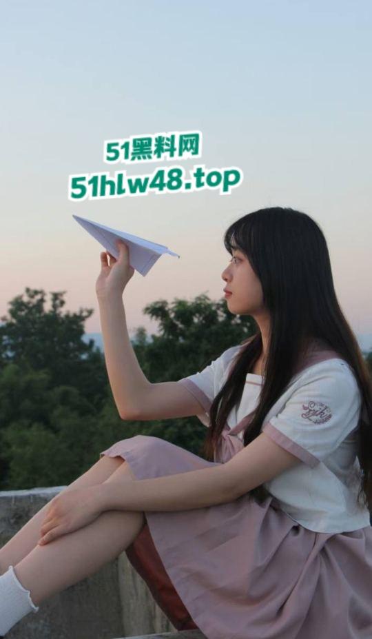 杭州电子科技大学母狗【赵青瑜】被爆高中天天换男友，到处约炮操逼成瘾！