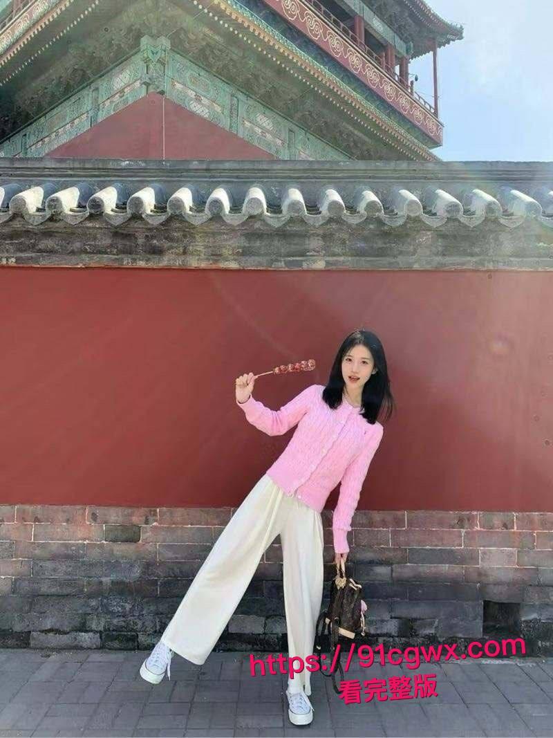 杭州极品尤物吴雨萌与炮友做爱视频流出！露脸骑乘狂扭细腰，美女做爱视觉盛宴太他妈过瘾！-4