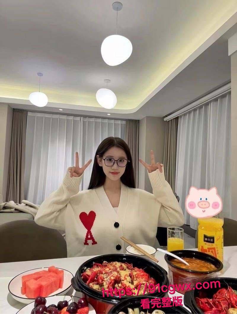 杭州极品尤物吴雨萌与炮友做爱视频流出！露脸骑乘狂扭细腰，美女做爱视觉盛宴太他妈过瘾！-5