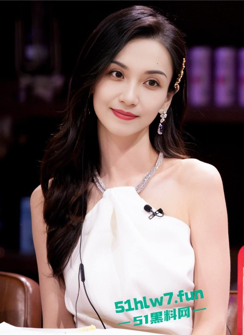 上海华东理工大学女教师【万婷】高校教师，淫荡无度私底下售卖自己仰仗自己高校教师身份高价卖逼！