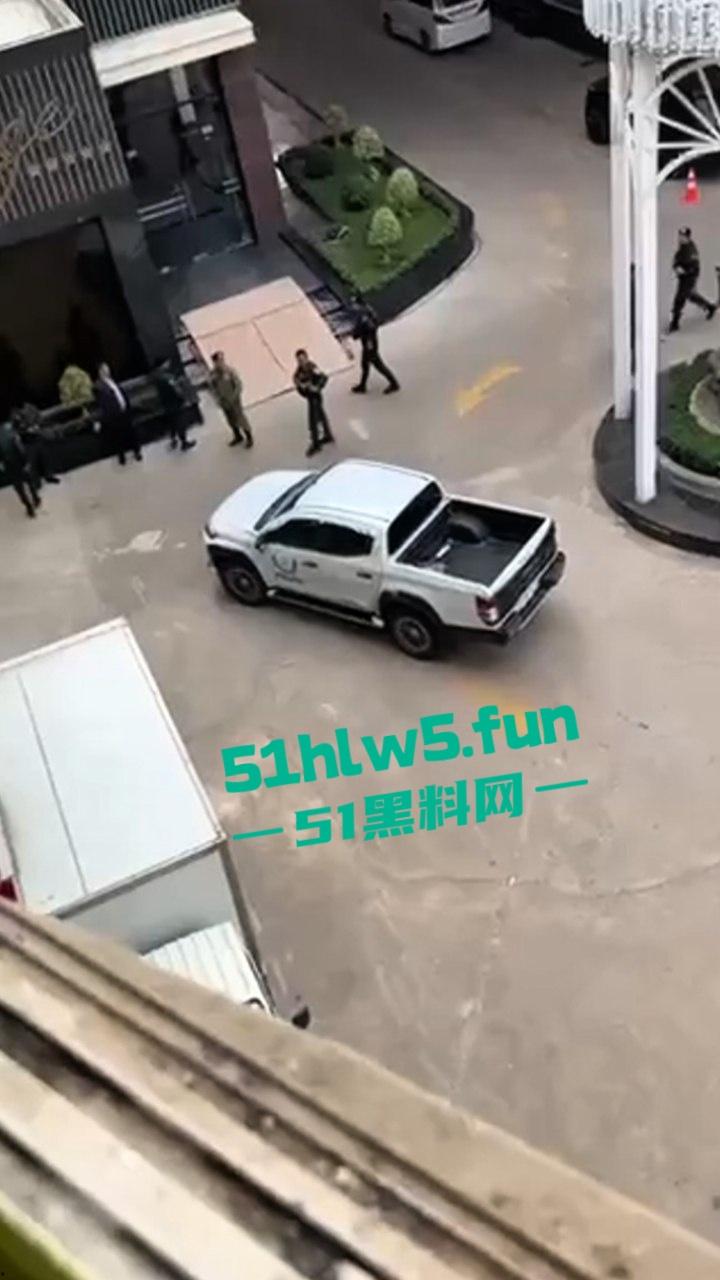 柬埔寨金边机场【AK枪击案】曝光，先手枪威胁再掏出AK扫射，持枪中国籍男子已经被逮捕。-8