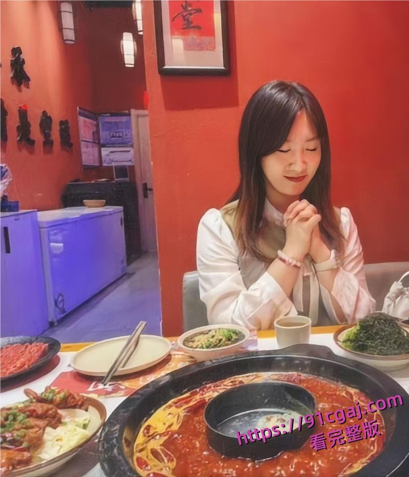 江苏反差小骚货张馨茹男友前脚出门不在家就跟网友裸聊约炮被爆出黑历史-4