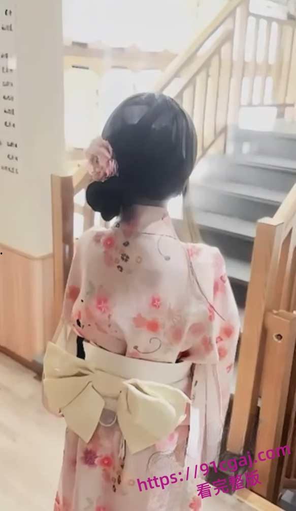 上海同济大学大一嫩妹刘思雨，刚成年就学会了背叛男友，还不断向前男友借钱维持生活-2