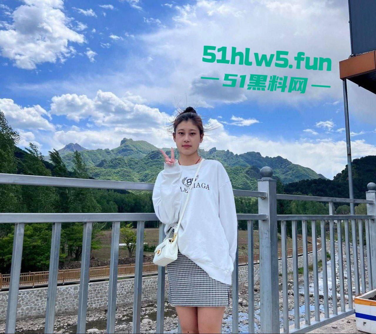 郑州师范学院【王悦 】模特身材性感御姐,表面高冷一边玩手机麻将被男友操,录下做爱视频曝光。-5