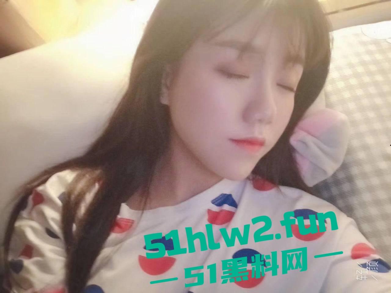 抖音【小团团】约炮传闻再升级，酒店送逼58大神激情40分钟视频疯传，女上位骑乘大屌，妖娆姿势疑似实锤！-1