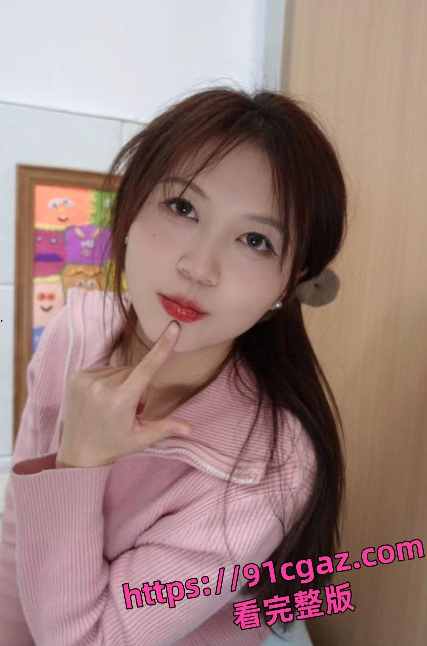 深圳某医院极品颜值的护士 徐怡雯 一线天鲍鱼被男友肉棒操的身体都抽搐了！-2