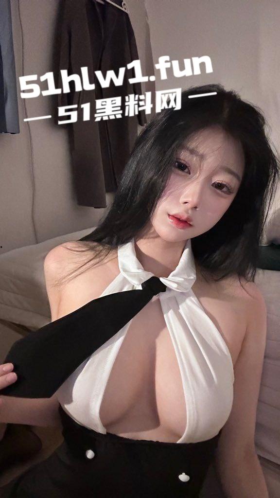 韩国白袜小姐姐，高颜值的极品美女无敌反差巨乳肥臀欲望值直接拉满，私拍私密照视频流出。-5