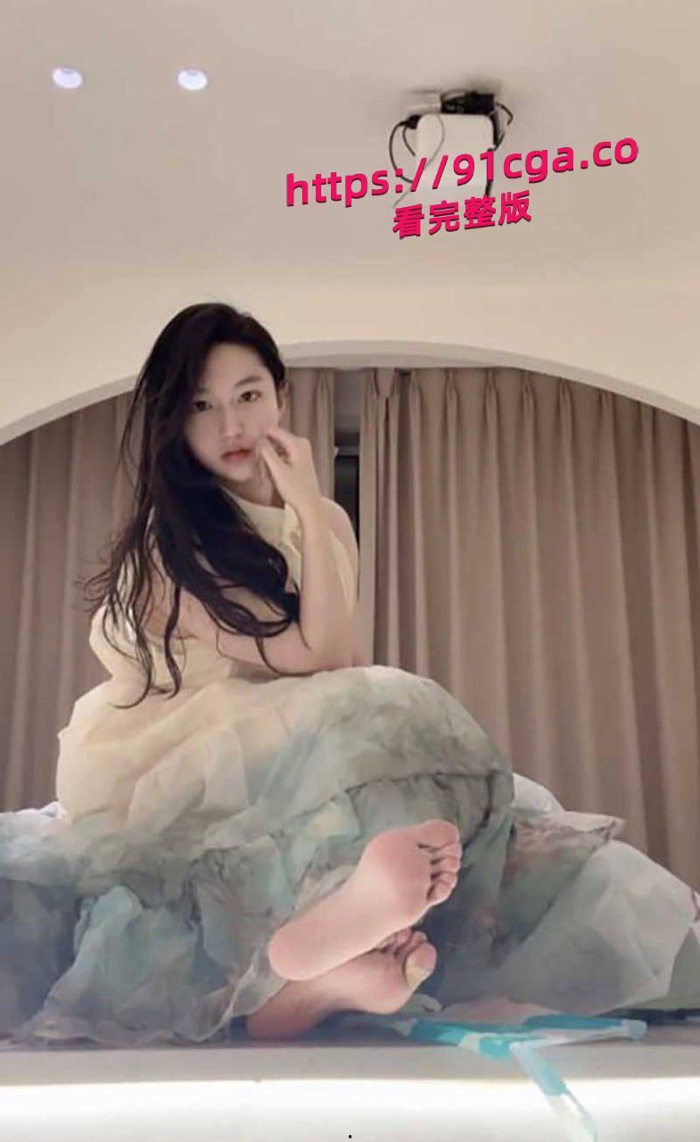 辽宁省锦州市目前是某技校在校大三大学生长相清纯甜美实则为小母狗，极为反差  #反差 #母狗 #大学生 #童颜巨乳