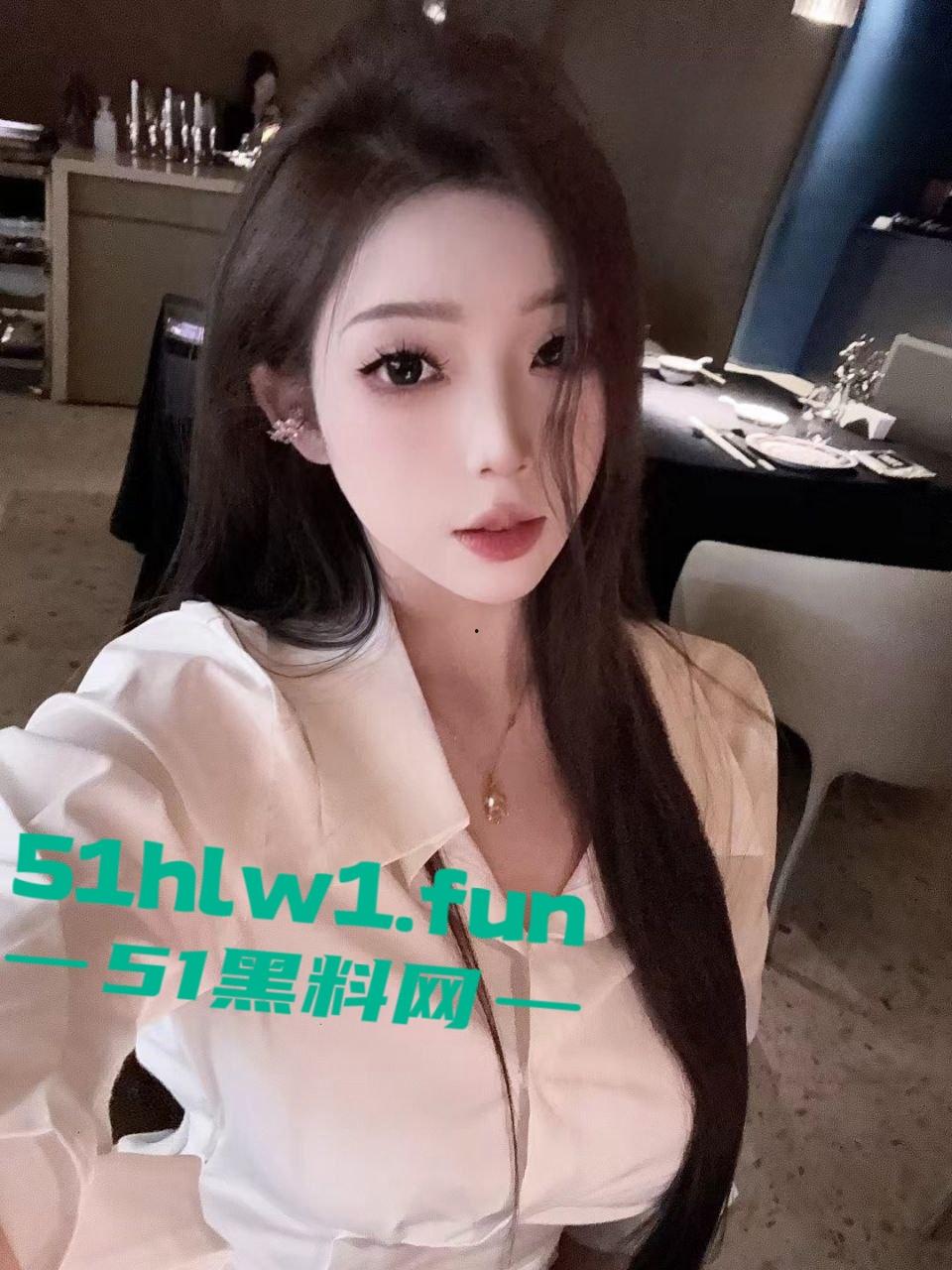 颜值反差女主播【VV星球】福利流出，天使脸蛋九头身巨乳，黑色蕾丝薄纱下的骚气让人瞬间浴血沸腾！-13