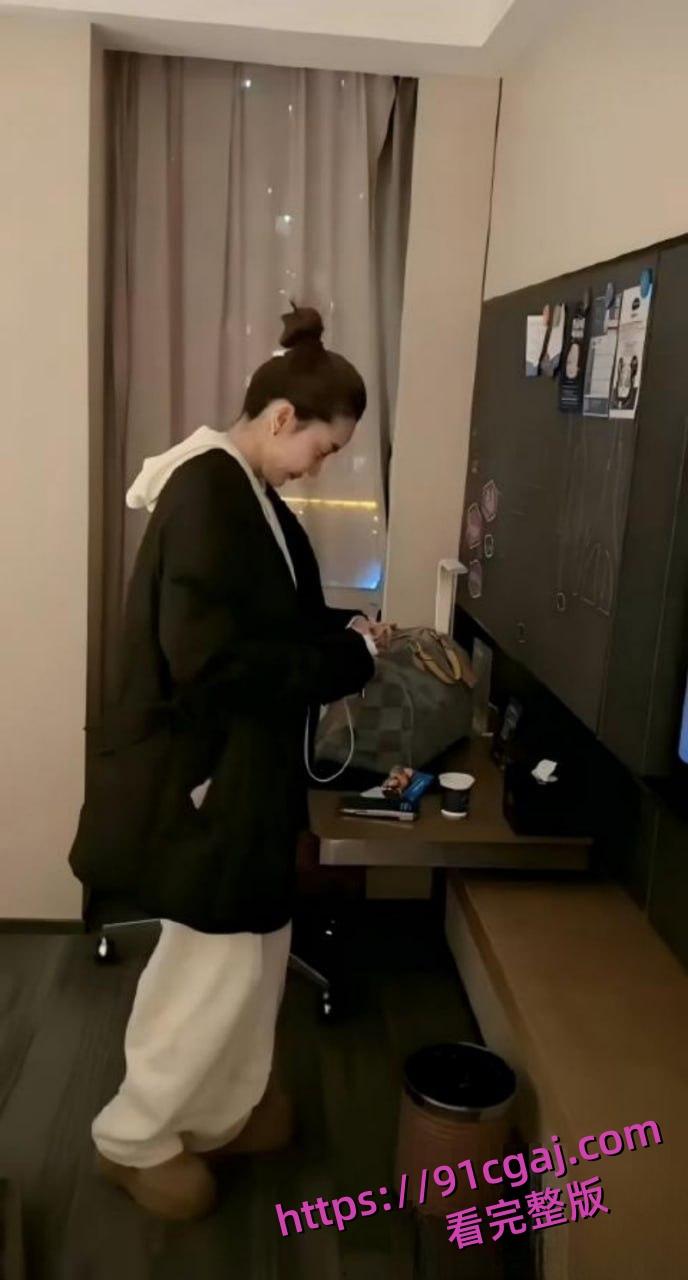 网红界鼻祖李天佑与崔阿扎结婚当日被曝猛料 千万周星女王早年给钱就陪睡-17