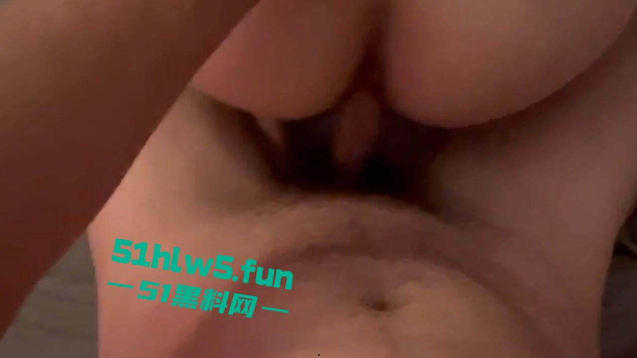 大长腿性感女神【苏笑笑】极品身材性感辣妹，夜晚遇见鸡巴秒变母狗，嘴巴塞上内裤各种爆操视频遭流出。