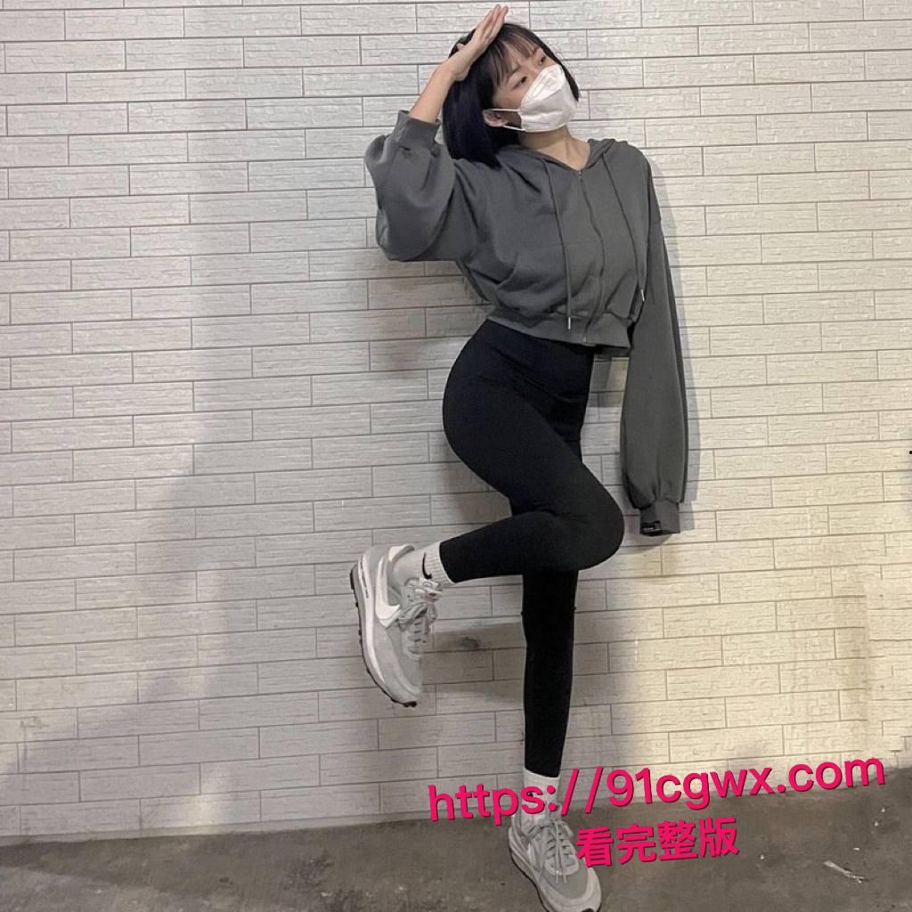 浙江金华女大郑丝婕反差婊实锤！平时清纯学妹私下爱当母狗舔大鸡巴，后入爆操骚穴喷水还爱语音厅聊骚勾男人！