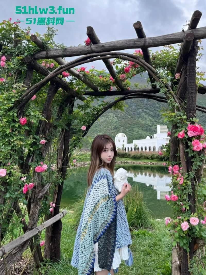 留日学生妹【刘安昕】外网公开卖身陪睡母狗属性被扒，怕父母生气假意报警装乖女。-2