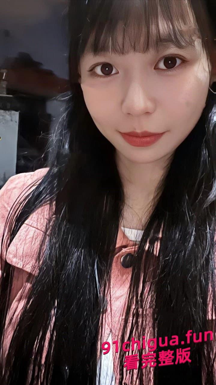 学生妹保山技校02年查婷婷为4000元裸贷私照和视频露出，粉嫩鲍鱼直怼镜头!! 果然还是年轻好，又嫩又粉！！