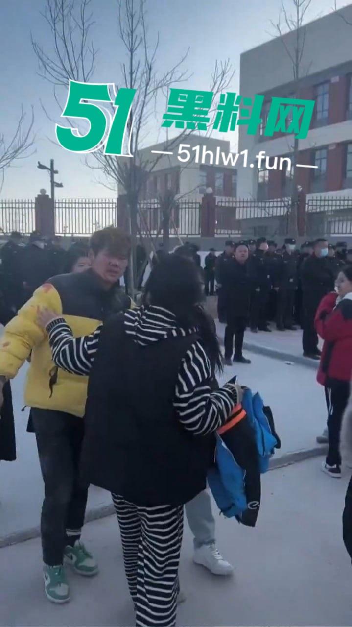 蒲城职校坠亡男生事件发酵，知情人爆料重重疑点，官方表态排除刑案，网友却不买账！-7