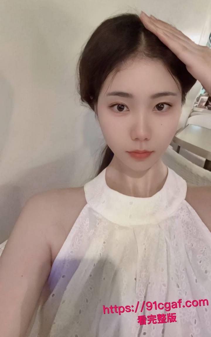 四川成都反差人妻 杨琴 背着老公与大屌偷情 被疯狂抽插尖叫连连 反差感十足！