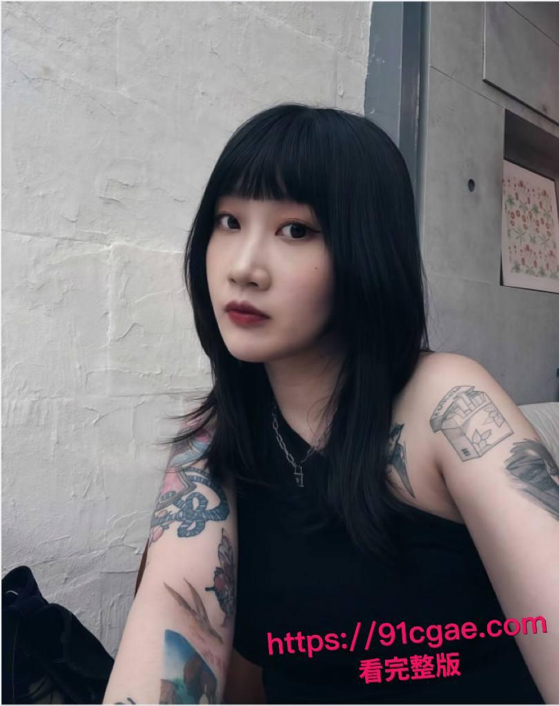 济南大学情侣私拍流出炸裂！高颜值精神小学妹肥臀榨精，翘臀骑乘猛操白虎骚穴，酒店口交后入淫劲爆表！