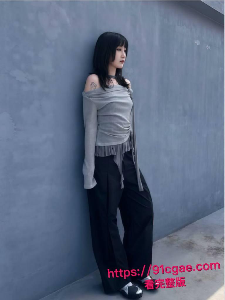 济南大学情侣私拍流出炸裂！高颜值精神小学妹肥臀榨精，翘臀骑乘猛操白虎骚穴，酒店口交后入淫劲爆表！