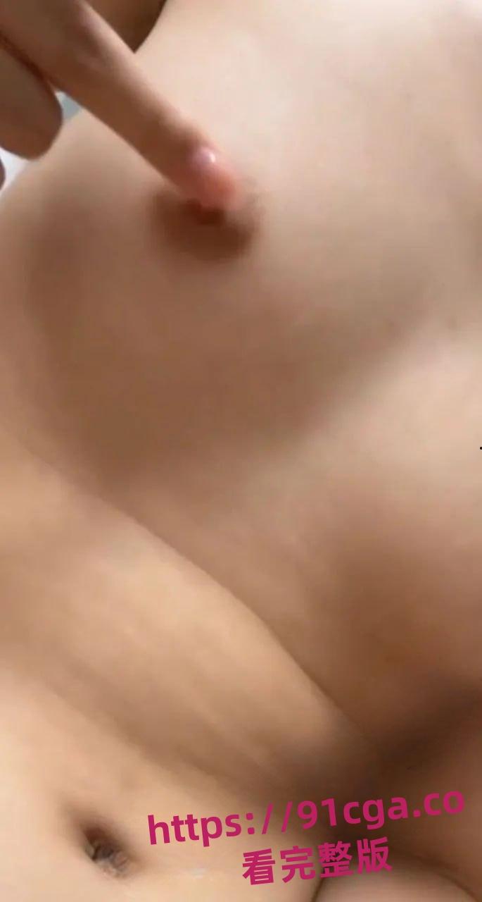 超精品1v1 极品可爱眼镜学生妹一对一裸聊 真实无滤镜