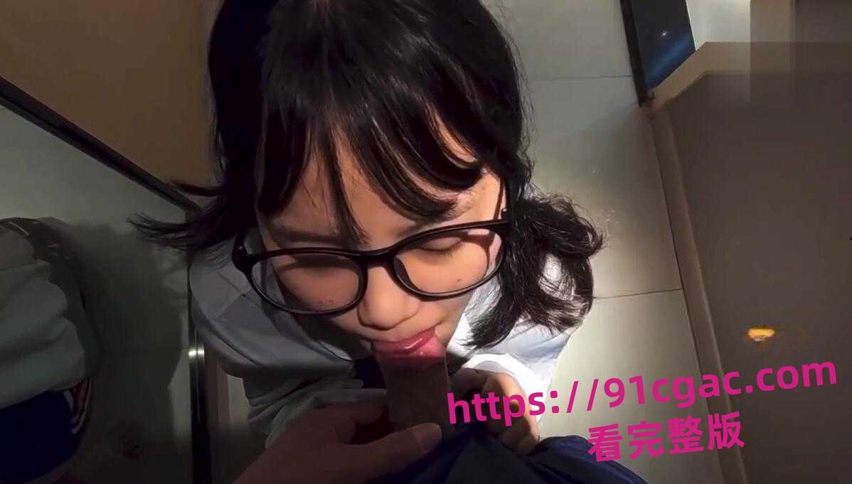 全网疯传万人同求佛山校服高中门事件 完整版整合视频一次看够！