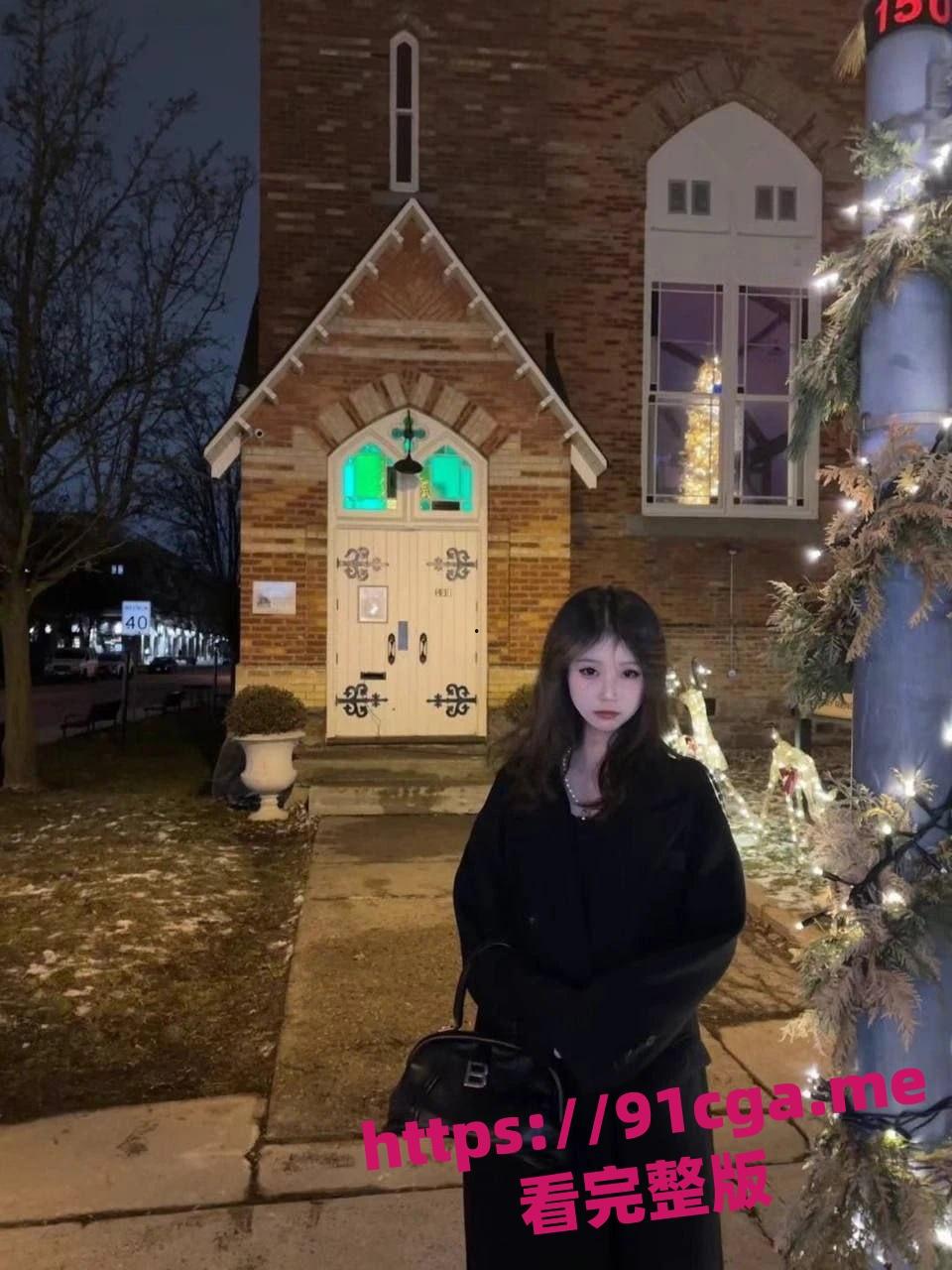 加拿大媚外留学女大徐丽娜读书吃洋吊还自拍被爆