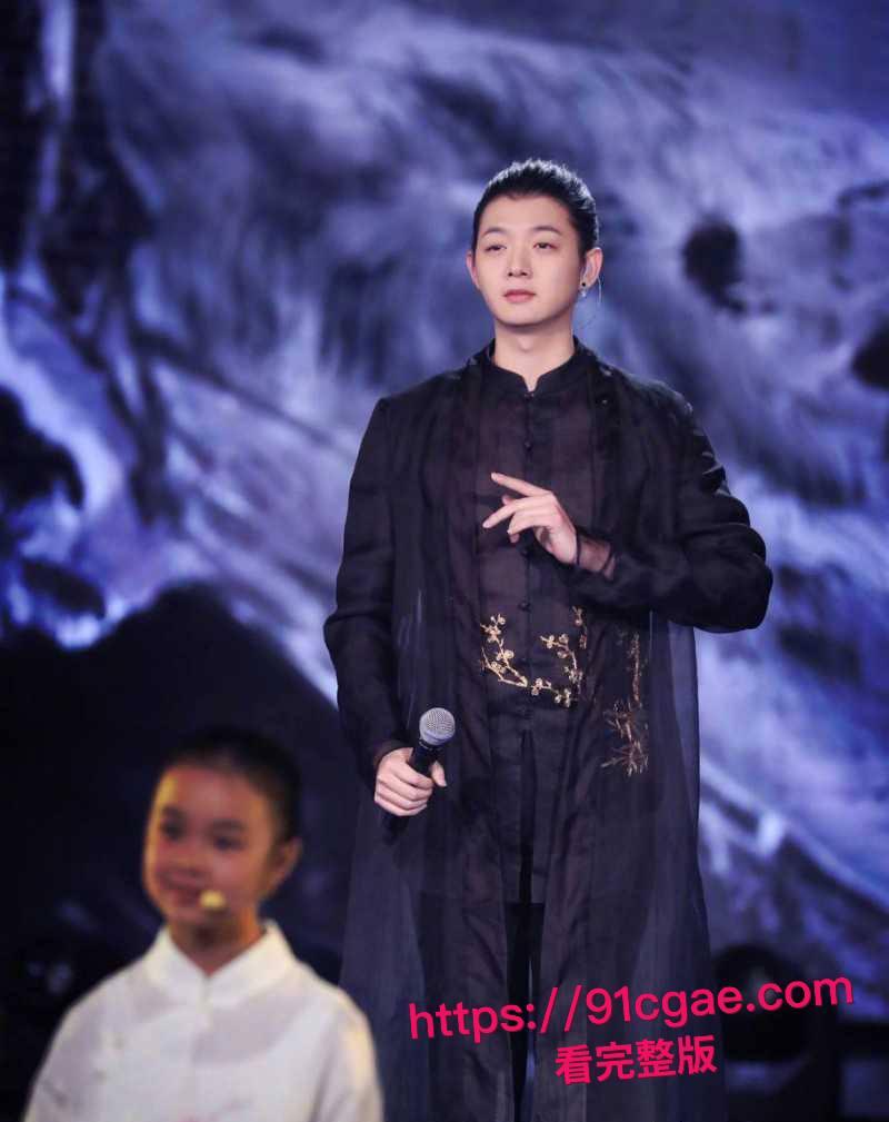 内娱男歌手霍尊复出霸榜热搜 早期黑料被女友 陈露 全盘曝光 恋爱期间约炮嫖娼私生活混乱 群聊记录不堪入目！-13