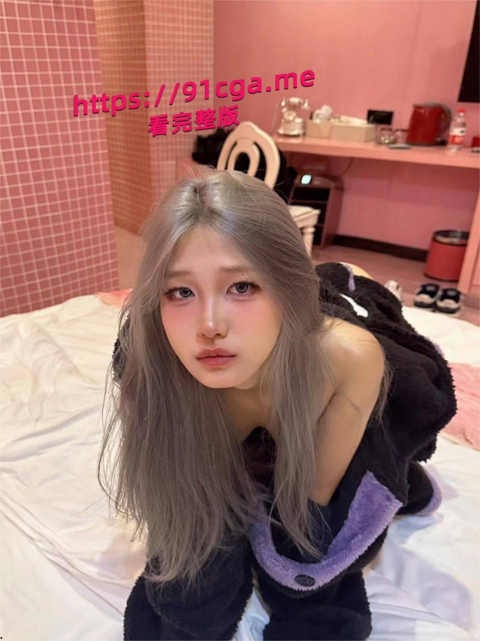 成都反差女神 果果有点乖，下海大尺度直播视频流出