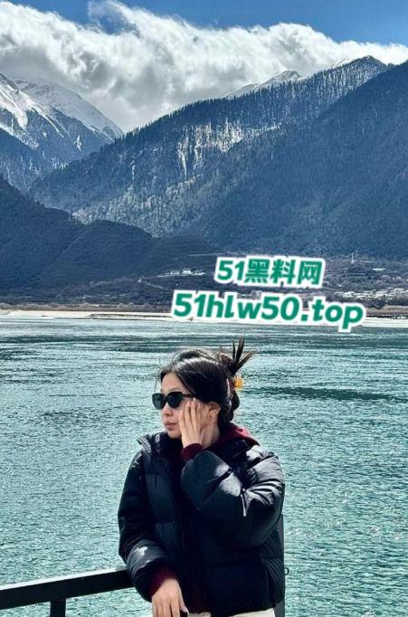 长沙电商运营【翟思荟】爱吞精的骚逼母狗口活一流，分手后遭男友曝光吃鸡视频！-10